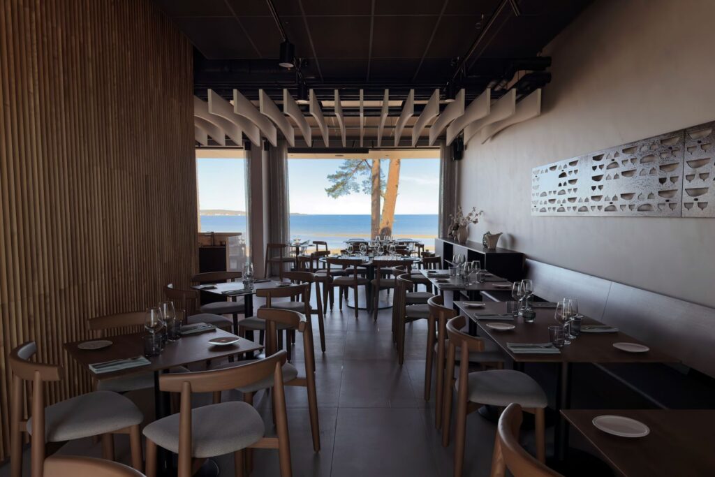 Restoran mere ääres